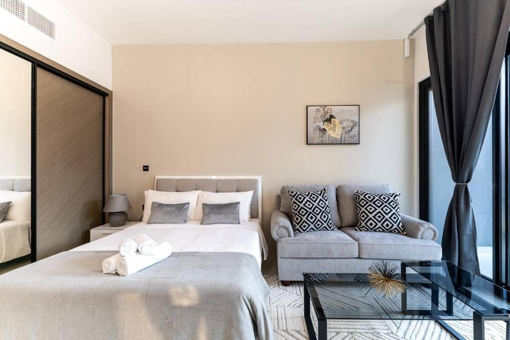 Havn - In Business Bay, Burj Khalifa View Apartment